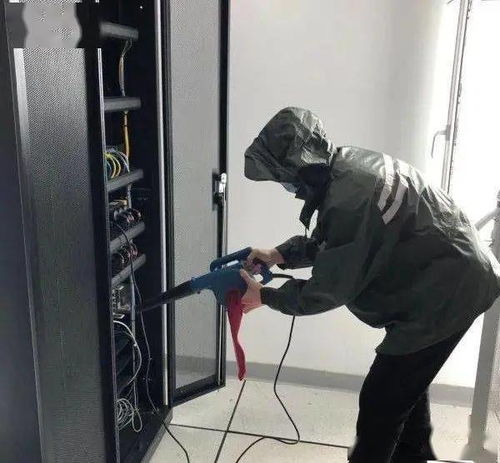 五大連池機(jī)場圓滿完成設(shè)施設(shè)備秋冬換季維保工作，保障通訊設(shè)備穩(wěn)定運(yùn)行